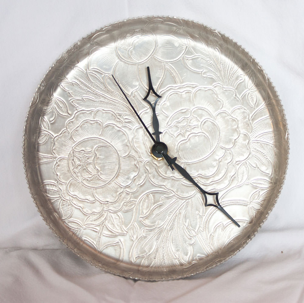 Vintage-Aluminum-Tray-Silver-Floral