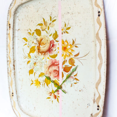 Vintage-Enamel-TV-Stand-Tray-Clock-Cream-Floral